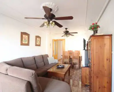 Imponujące mieszkanie z 2 sypialniami i 2 łazienkami w La Mata 200m od morza, z garażem w cenie! 2