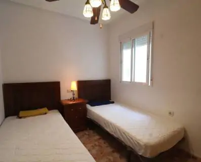 Imponujące mieszkanie z 2 sypialniami i 2 łazienkami w La Mata 200m od morza, z garażem w cenie! 18