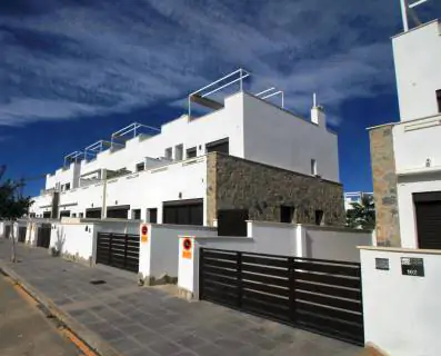 Duplex z 3 sypialniami i prywatnym solarium w Pilar de Horadada 28