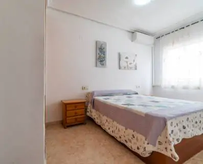 Apartament z 2 sypialniami w centrum Torrevieja 15
