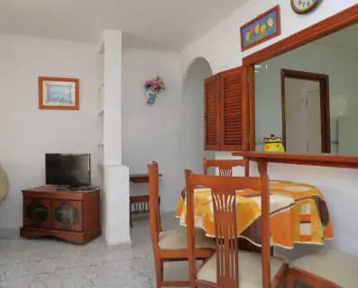 Apartament na parterze z 2 sypialniami blisko plaży la Mata 3